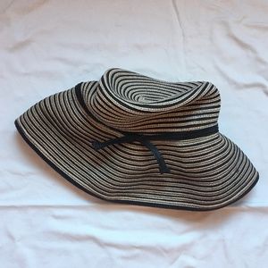 Chicos Sun Hat Packable Crushable Flexible